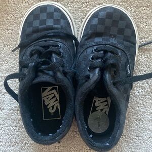 Toddler 7 black checkered vans
